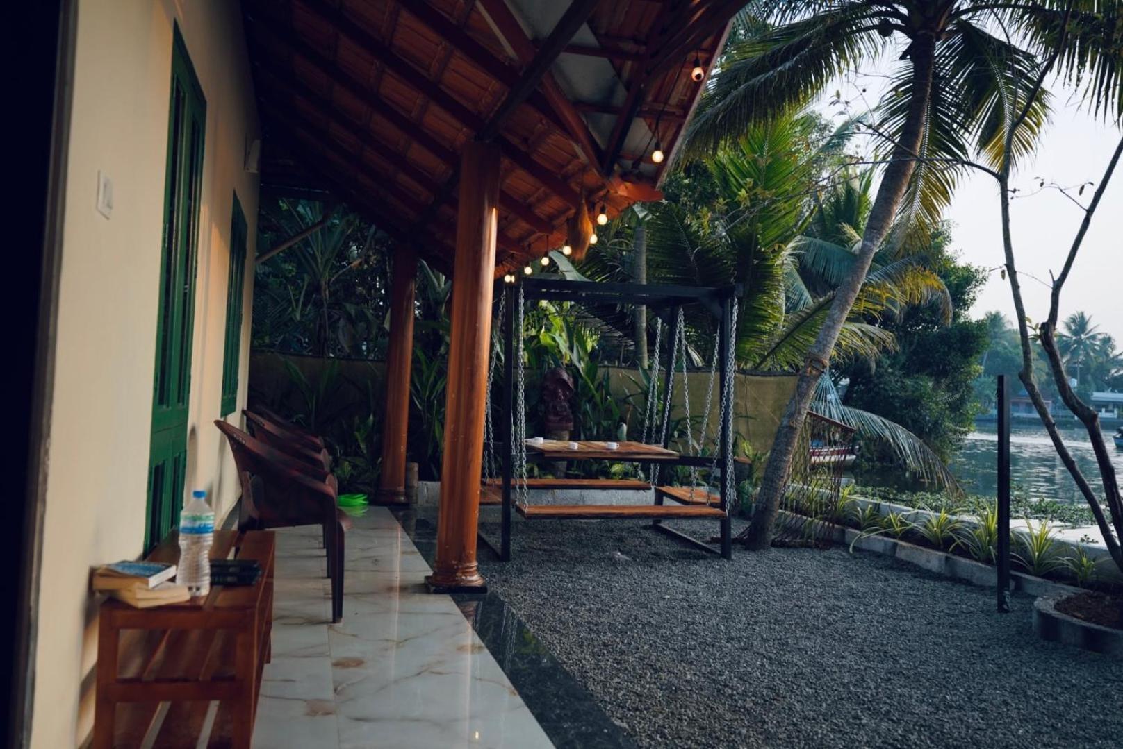 Ferienwohnung Tulsi Kayal Retreat Champakulam Exterior foto