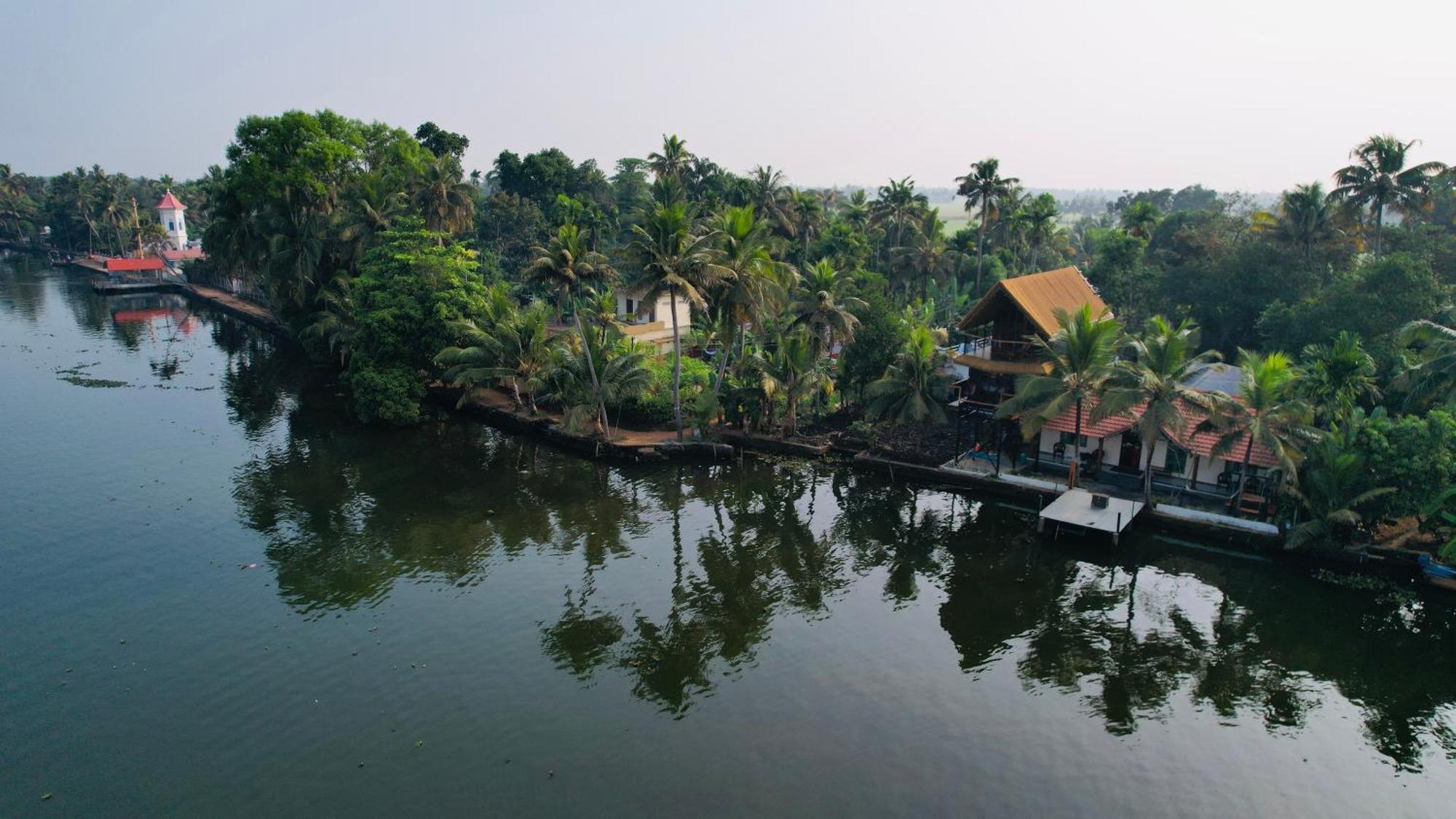 Ferienwohnung Tulsi Kayal Retreat Champakulam Exterior foto
